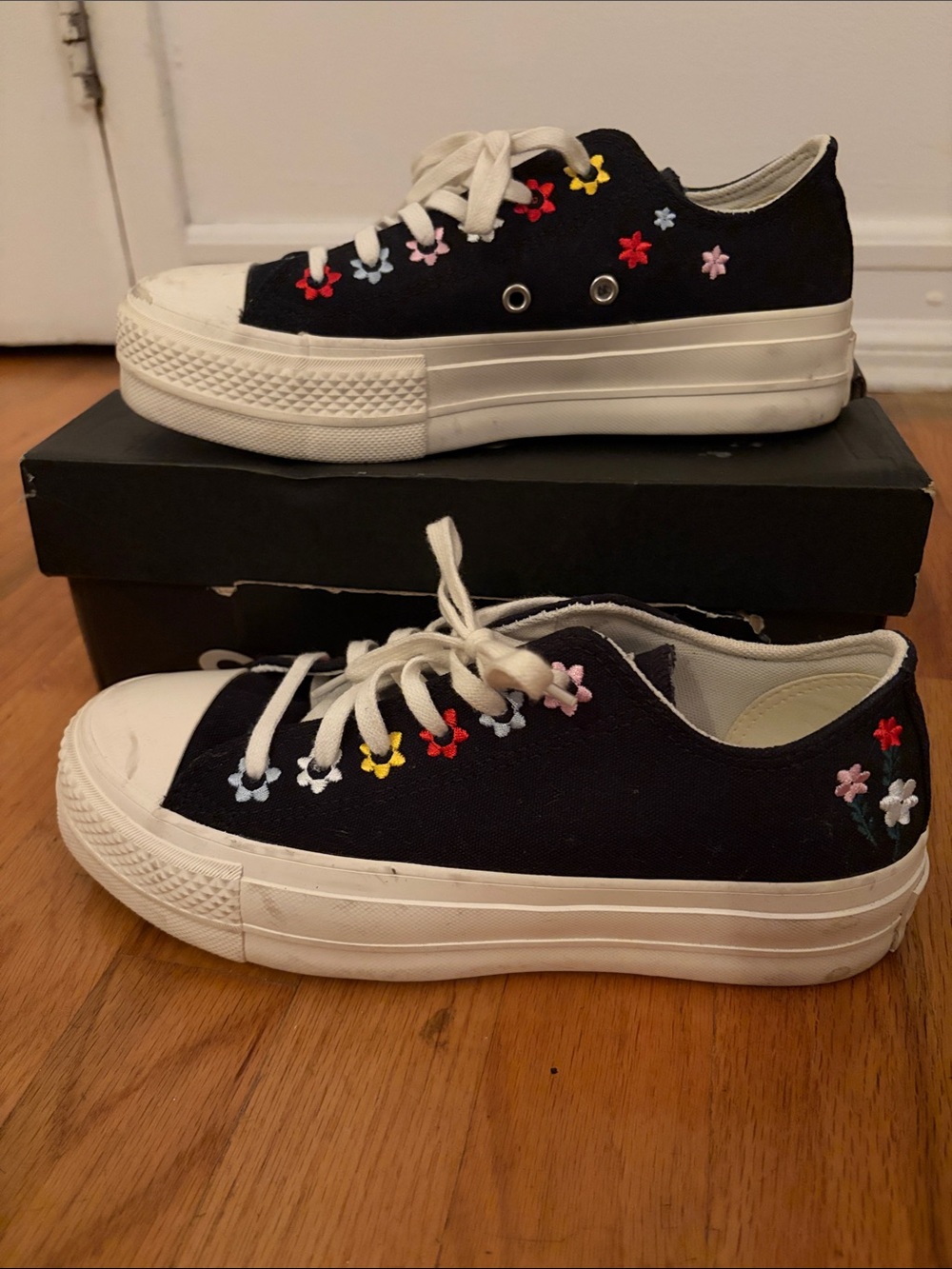 Converse Black Canvas Low-Top Sneakers with Multicolor Floral Embroidery - Picture 3 of 3